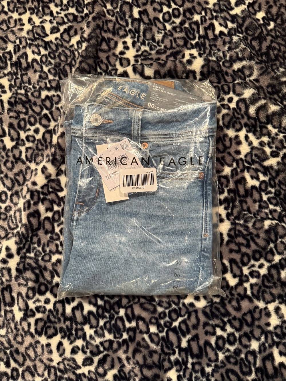 American Eagle Outfitters Women’s Kickboot Jeans - size: 00 short